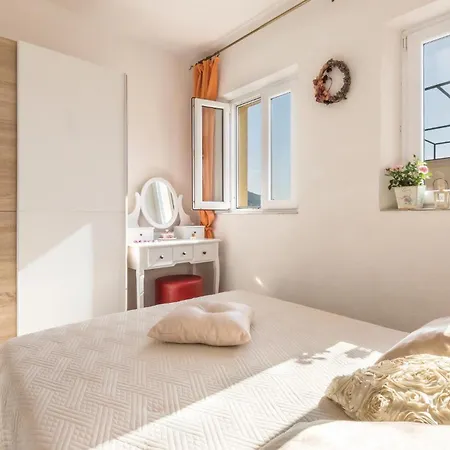Cozy In Podgora With Wifi * Igrane